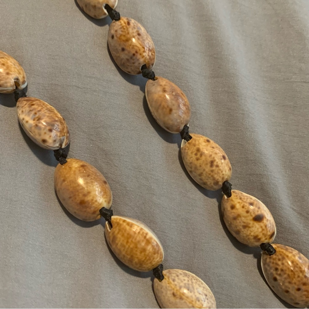Black Ribbon Natural Shell Necklace